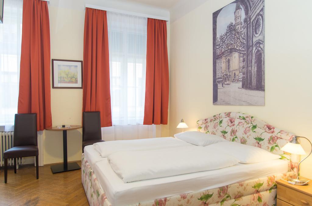 Chambre Simple Supérieure avec Salle de Bains Privative