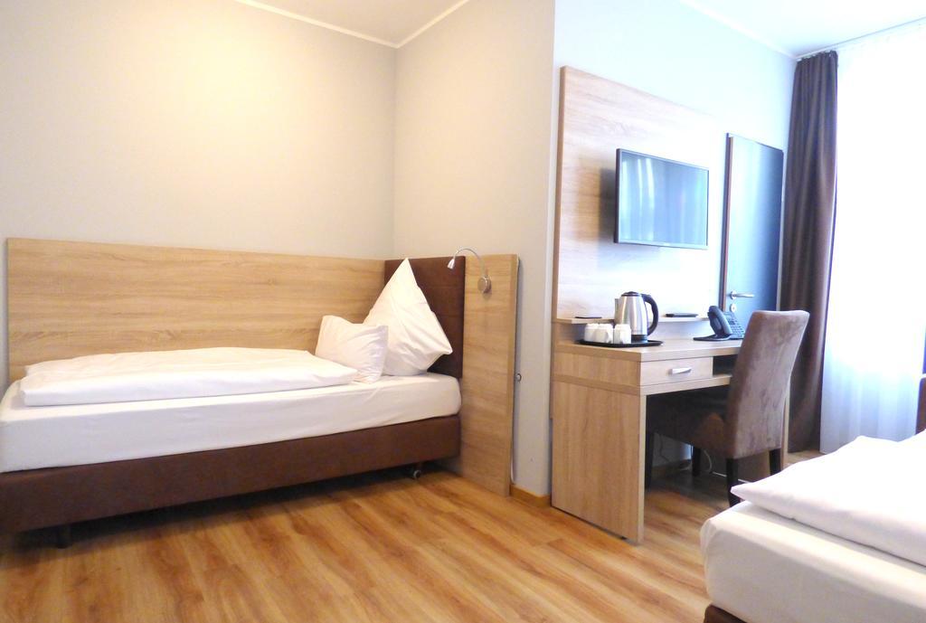 Comfort Triple Room