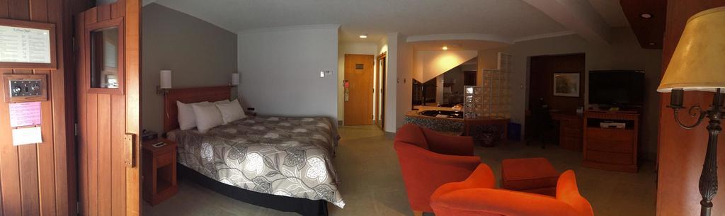 Suite Sauna, 2nd Floor