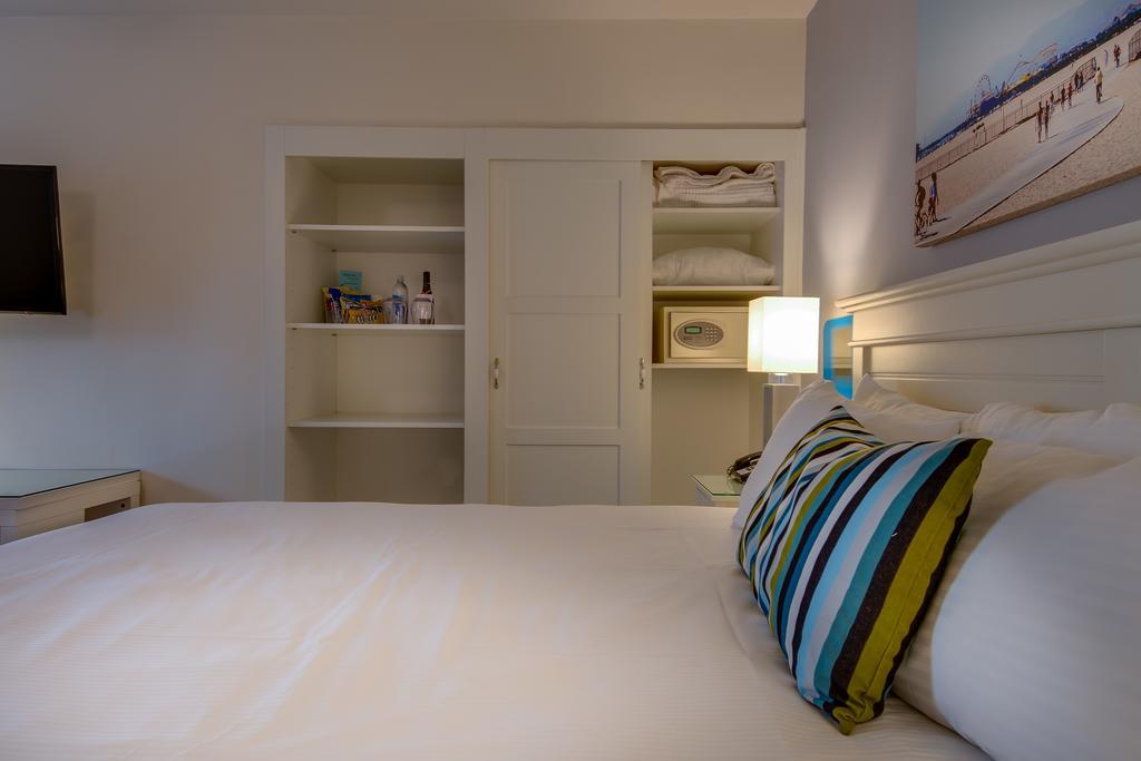 One Bedroom Kitchenette