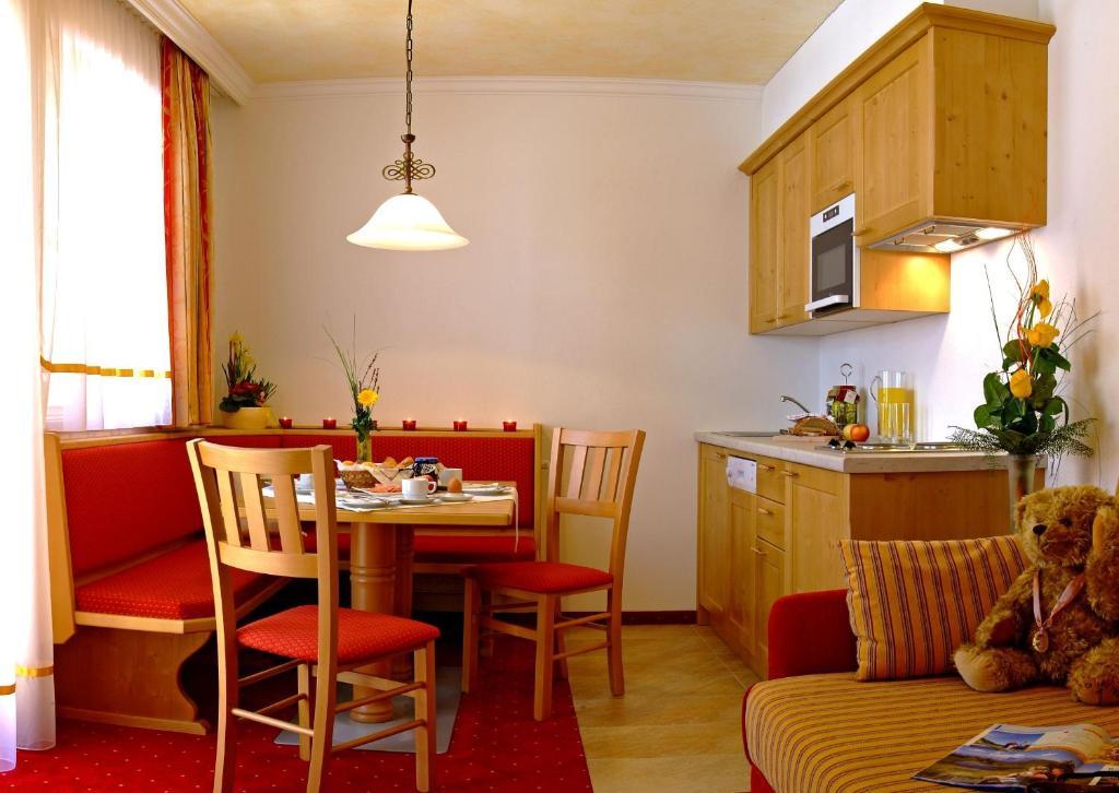 Apartment mit 1 Schlafzimmer und Balkon (2 Erwachsene + 2 Kinder)
