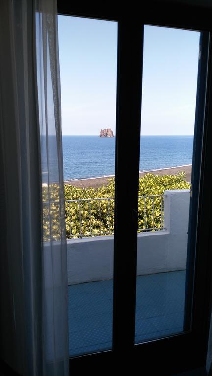 Standard Triple Room with Sea View