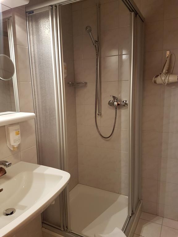 Single Room,450411231:JPEG