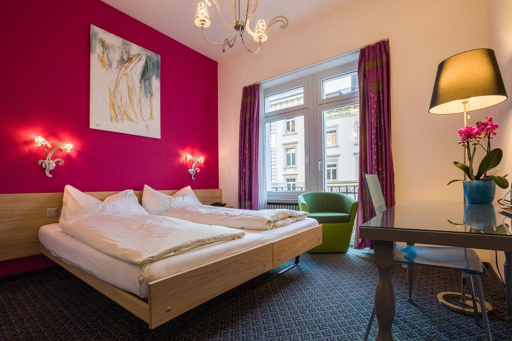 Easy Double Room