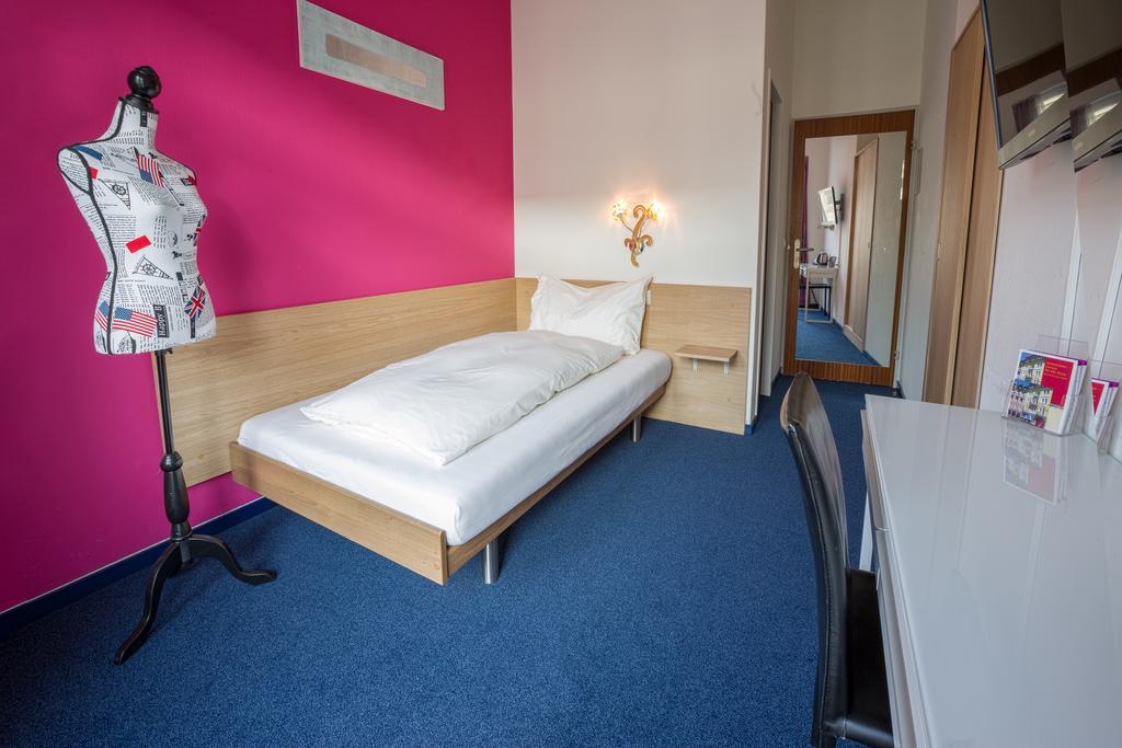Easy Single Room