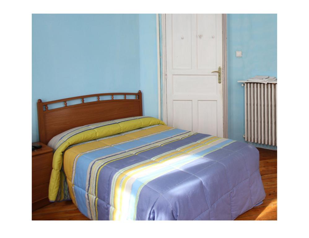 Single Room,818376641:JPEG