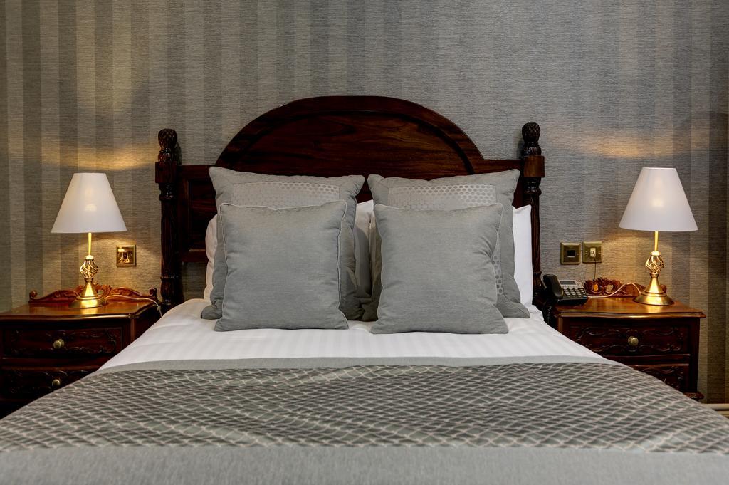 Feature Room