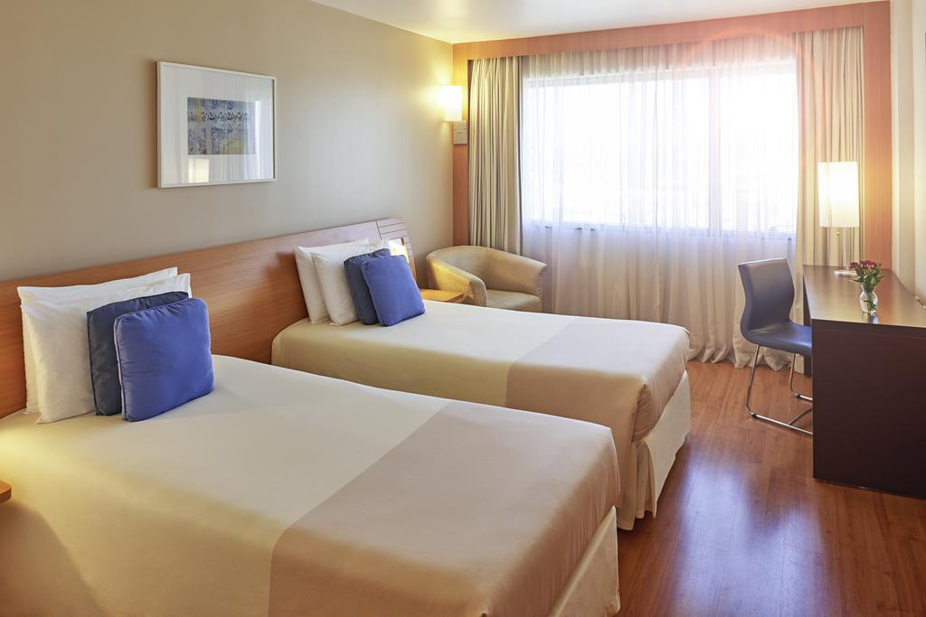 Superior Apartment Two Single Beds Side Sea View