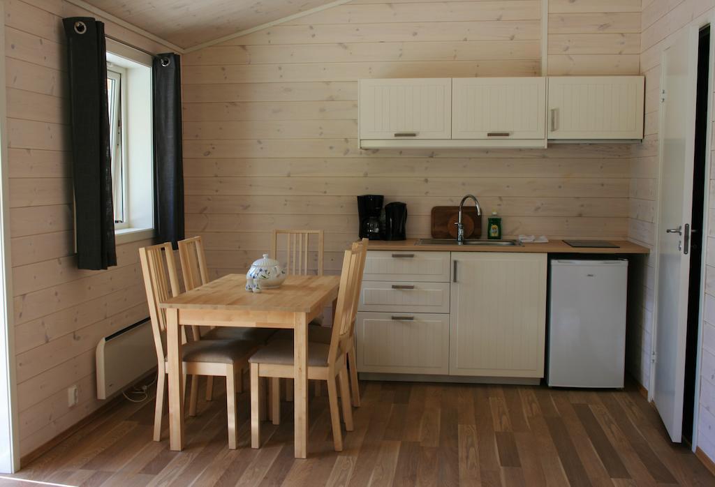 Two-Bedroom Cottage with Kitchenette and Private Bathroom