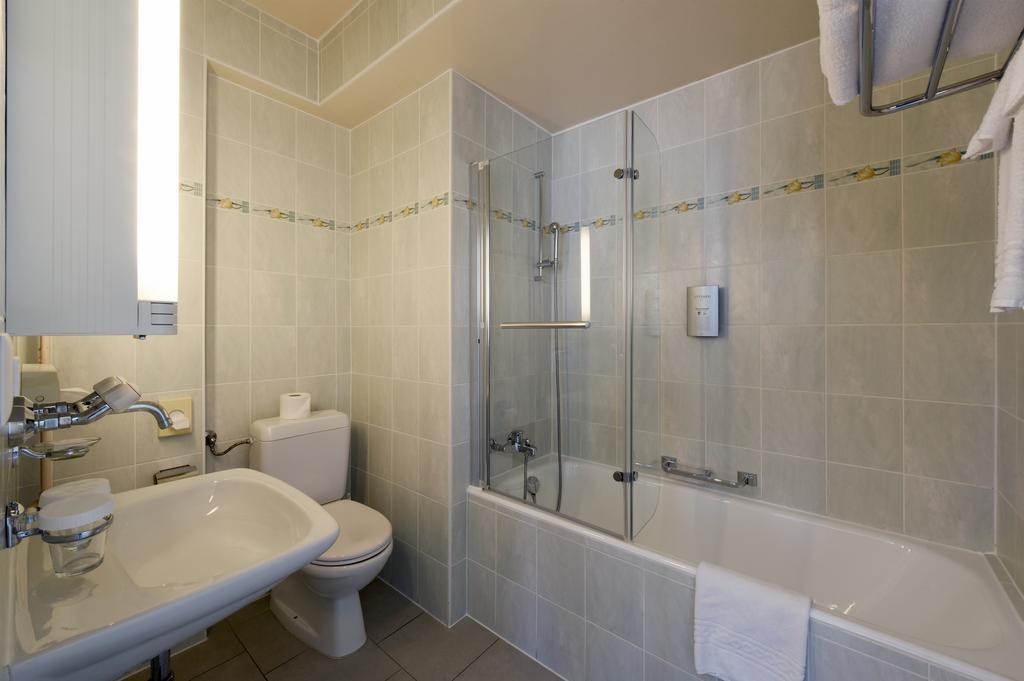 Triple Room City Side