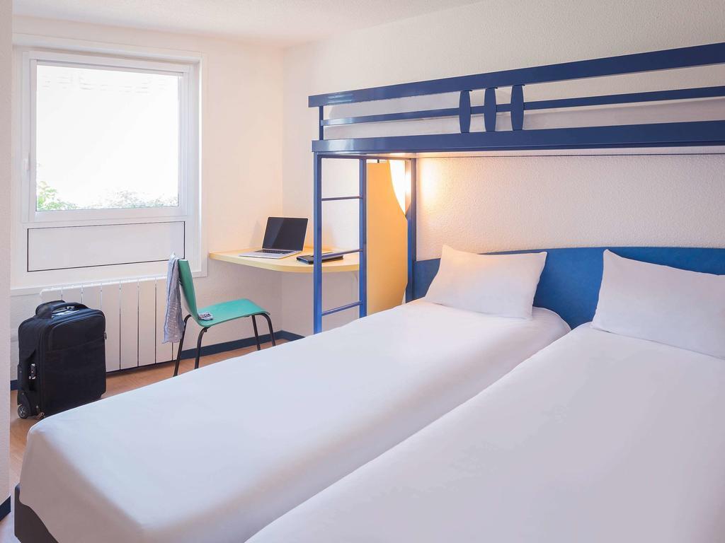 Twin Room,800281824:JPEG