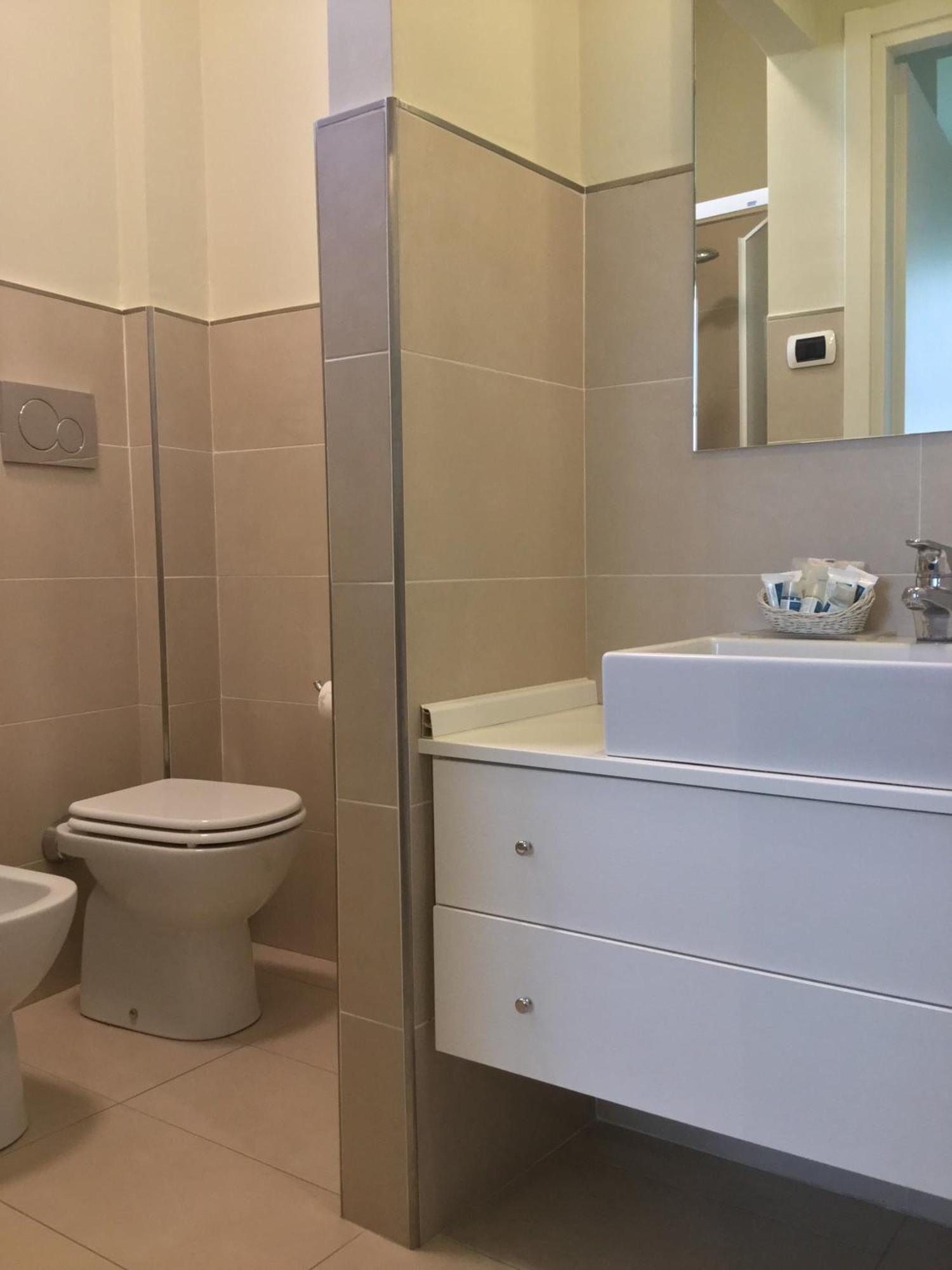 Triple Room,397251192:JPEG