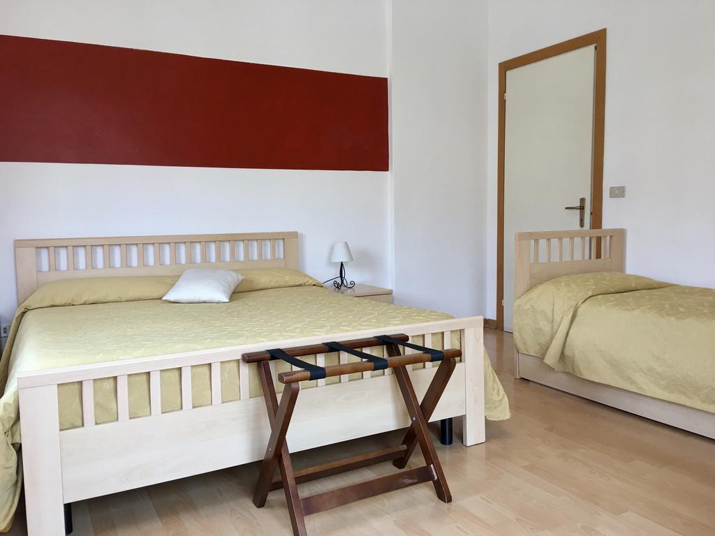 Dreibettzimmer mit Balkon