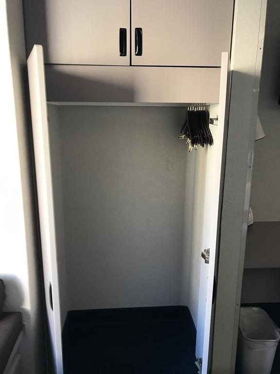 Queen Room - Non-Smoking