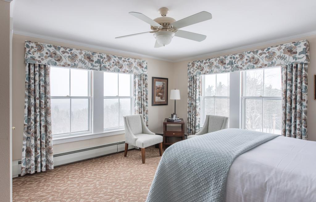 Grand View Queen Room