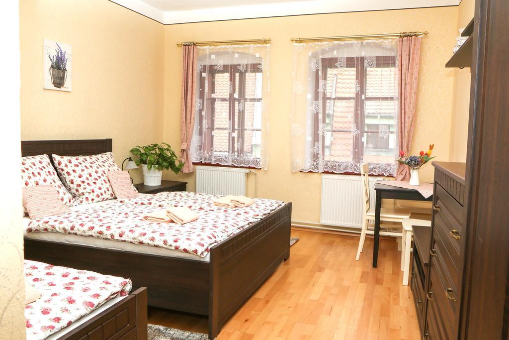 Superior Queen Room,1772884579:JPEG