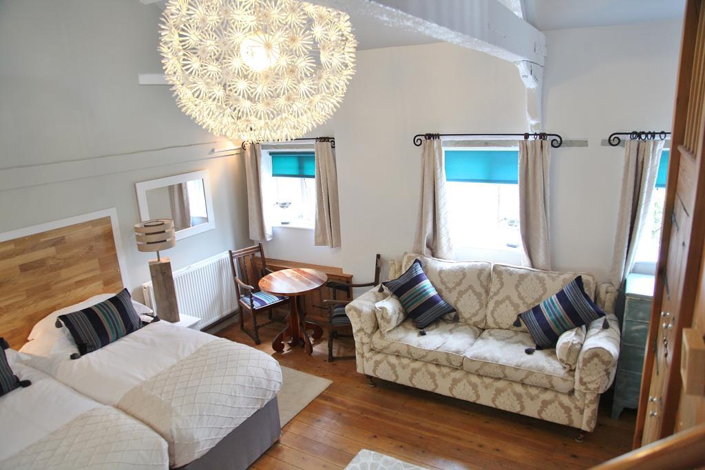 Large Double or Twin Room