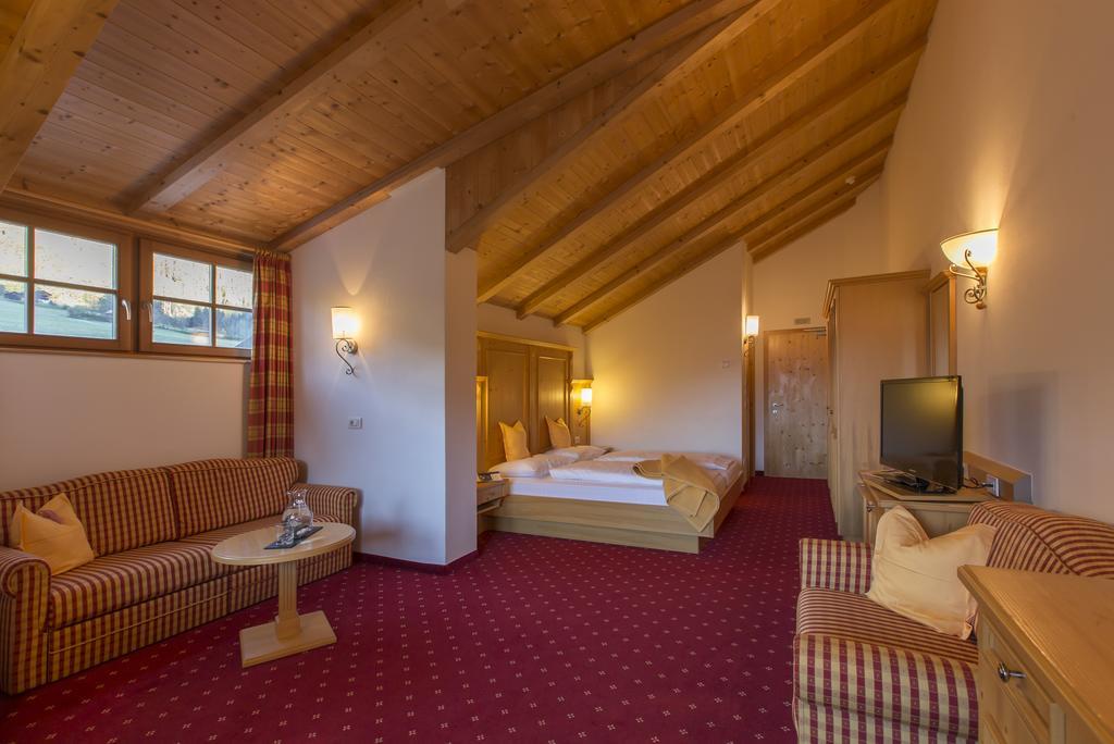 Familienzimmer mit Balkon
