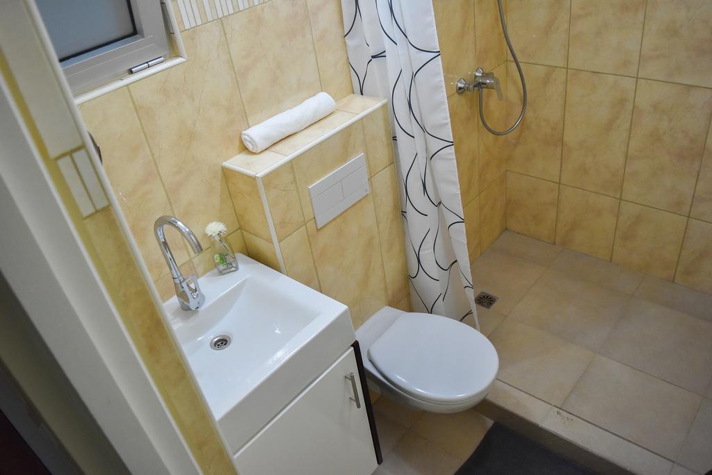 Two-Bedroom Apartment,464270313:JPEG
