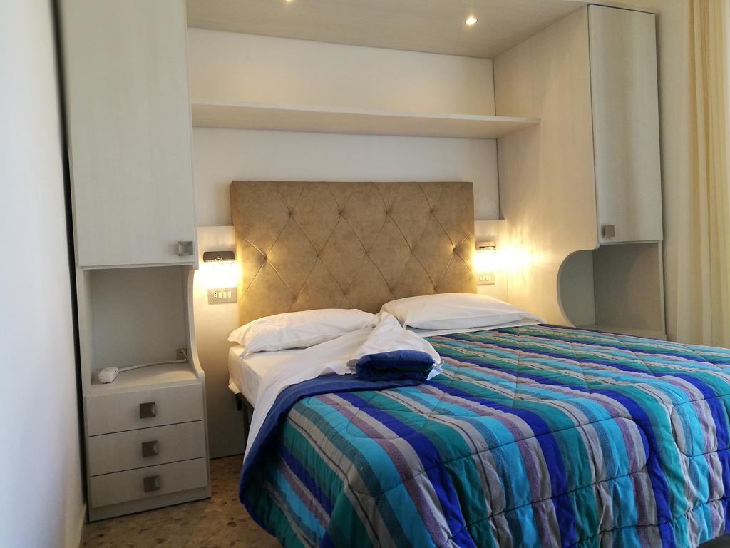 Double or Twin Room,342542713:JPEG
