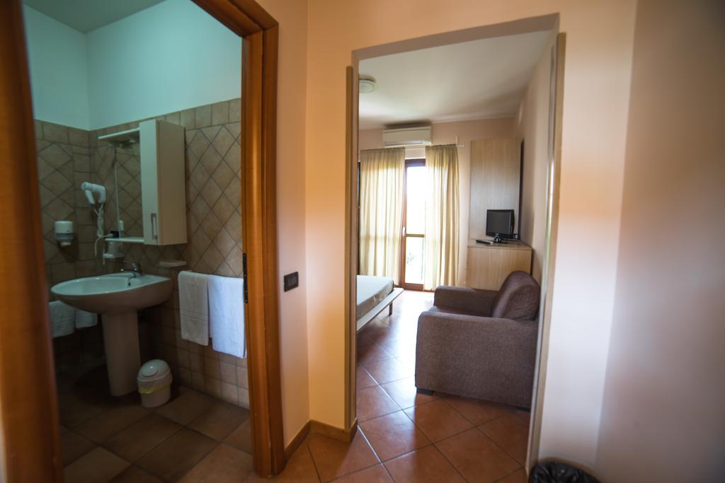 Double Room,404838093:JPEG
