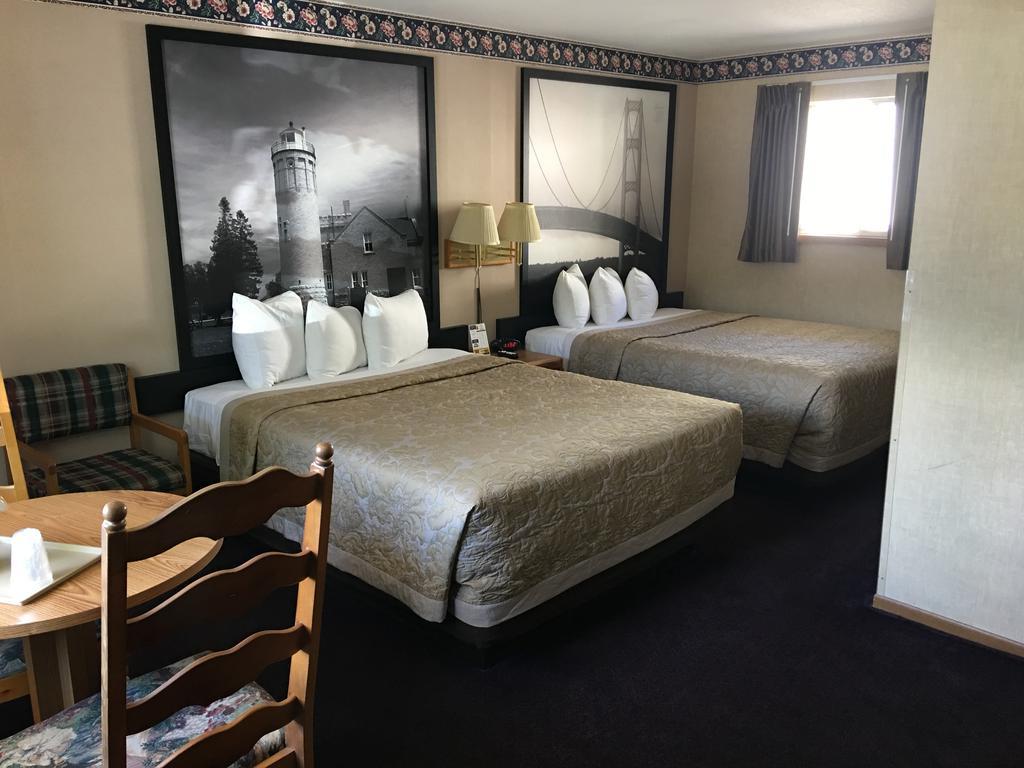 Queen Room Two Queen Beds Non-Smoking