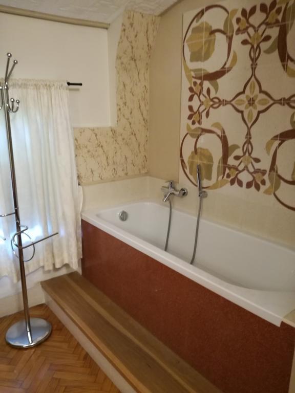 Family Room Private Bathroom,416141847:JPEG