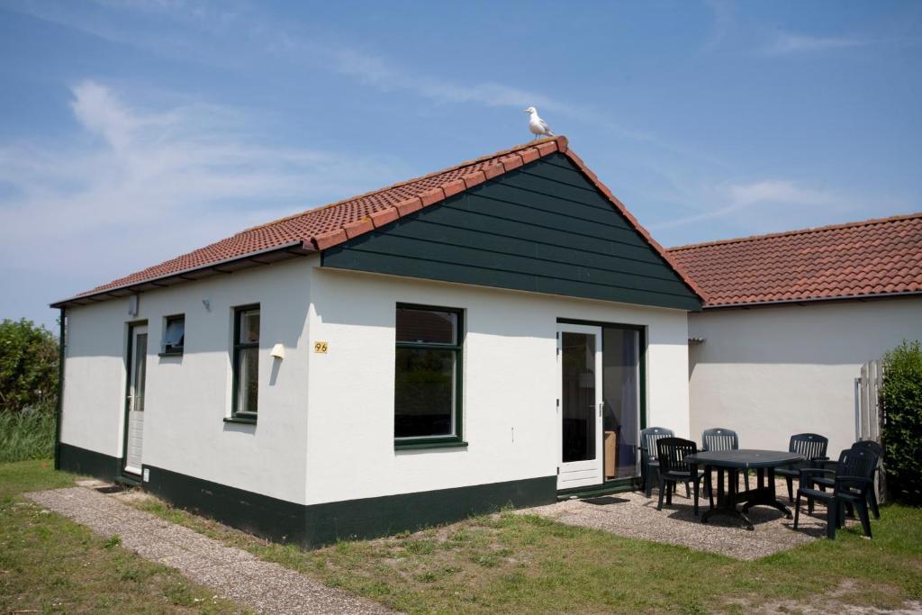 Bungalow,42758080:JPEG