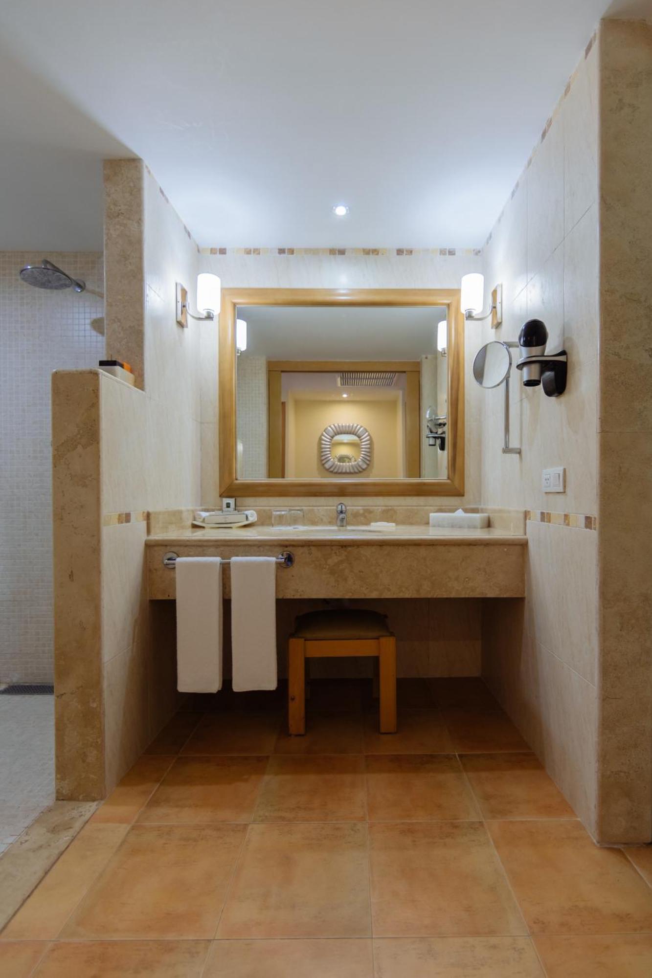 Quarto Superior (2 Adultos + 2 Crianças)