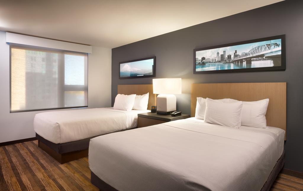 One-Bedroom Suite with Two Queen Beds, Kitchen and Accessible Tub