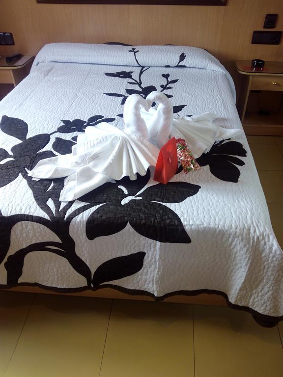 Double Room,689379108:JPEG