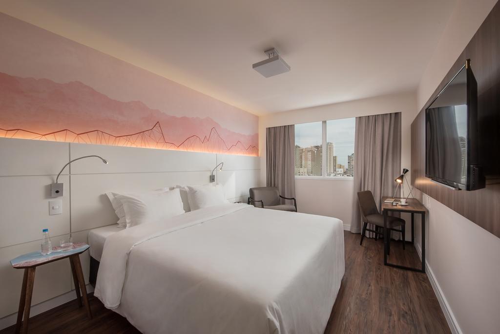 Standard Double 1 Queen Bed