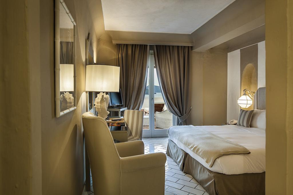 Deluxe Double Room,442240941:JPEG