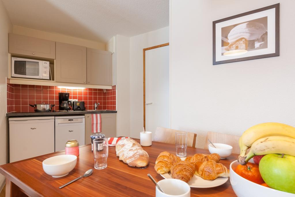 One-Bedroom Apartment,442585764:JPEG
