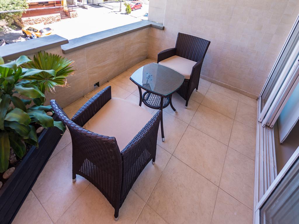 Suite with Hot Tub