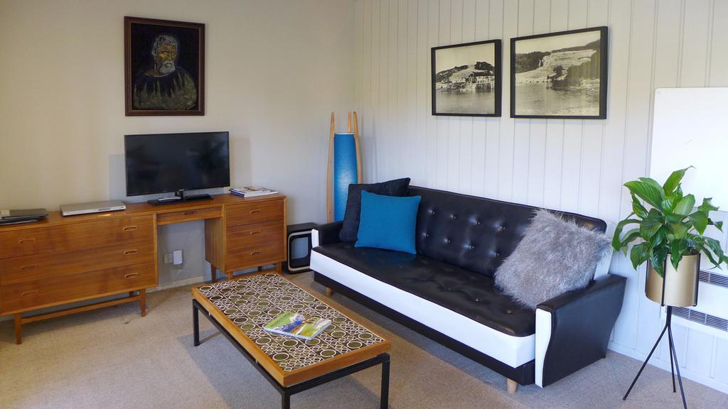 Deluxe Queen Room A