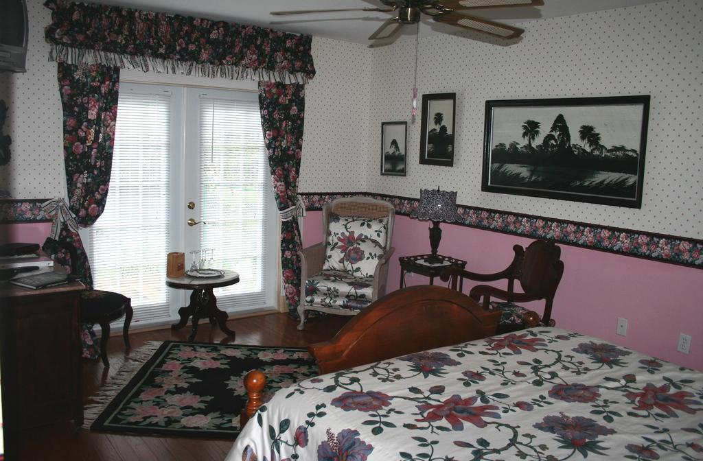 Queen Room Disability Access Pet Friendly