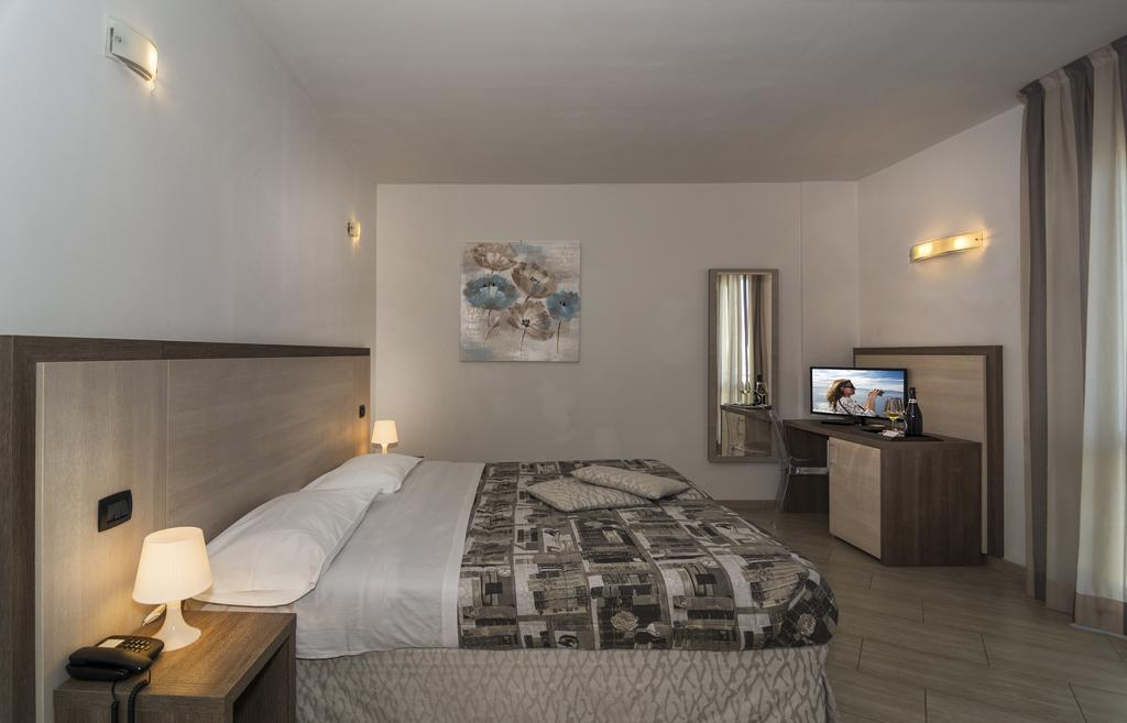Superior Double or Twin Room Sea View