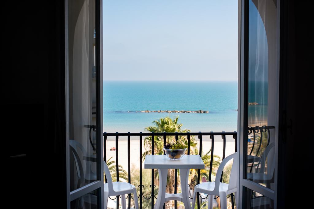 Double or Twin Room Balcony Sea View,806321175:JPEG
