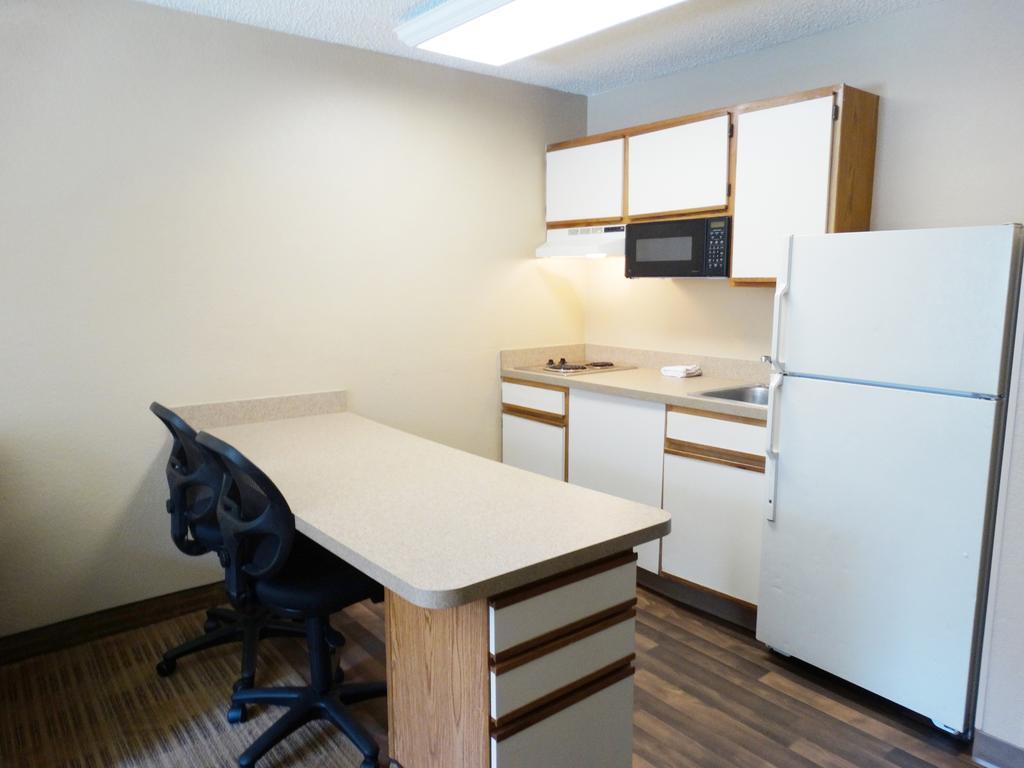 One Bedroom Suite 1 Queen Bed Non-Smoking