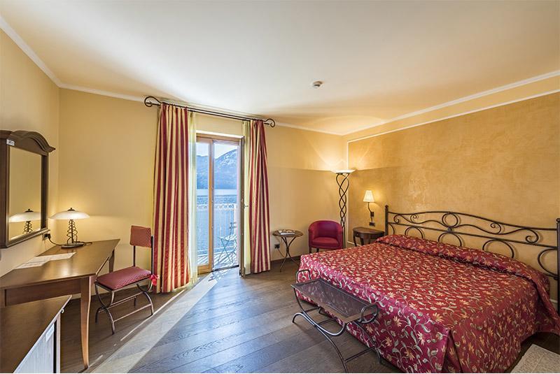 Double or Twin Room Lake View
