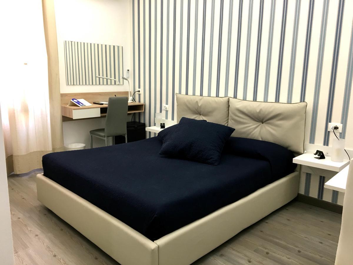 Deluxe Double Room (2 Adults + 1 Child)