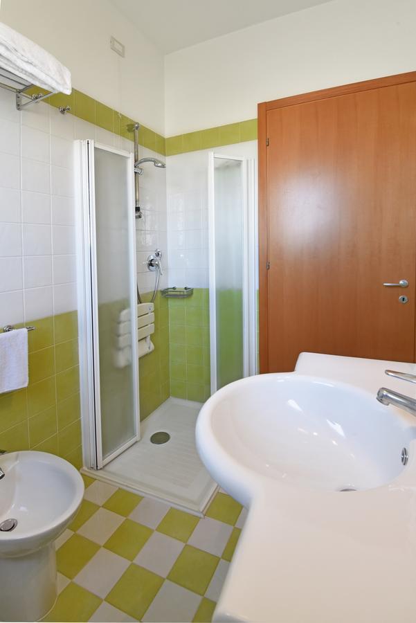 Monolocale con Vista Mare Parziale (2 Adulti)