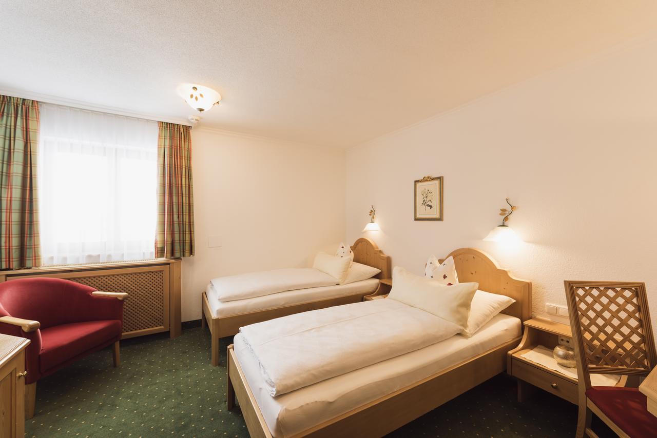 Double Room,1645011670:JPEG