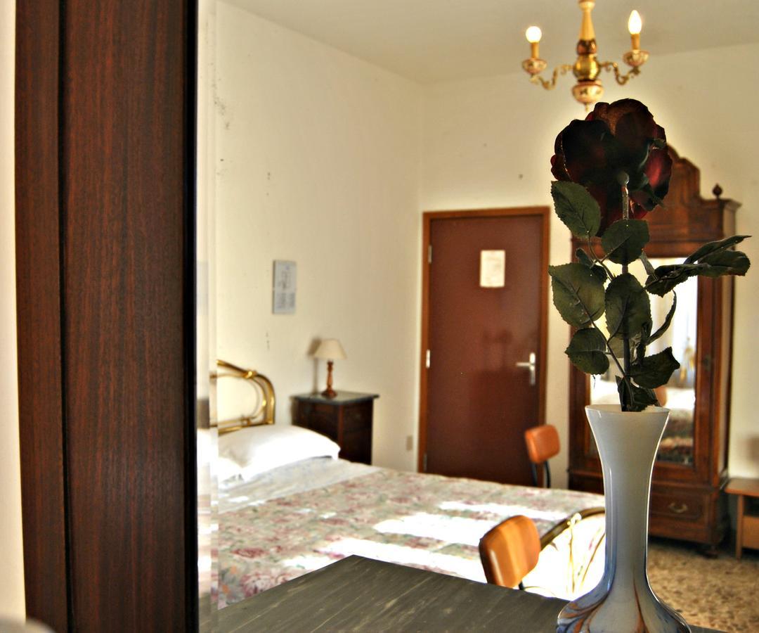 Camera Tripla con Bagno in Comune