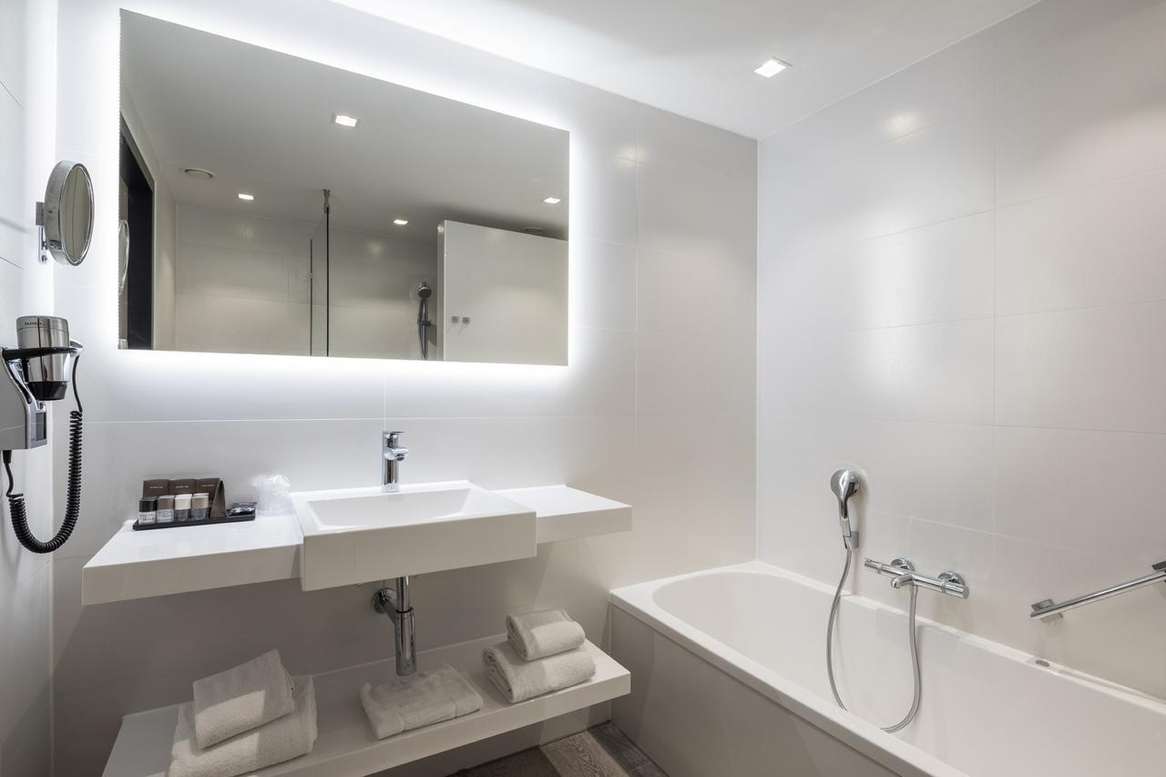 Comfort Zweibettzimmer mit Whirlpool-Badewanne
