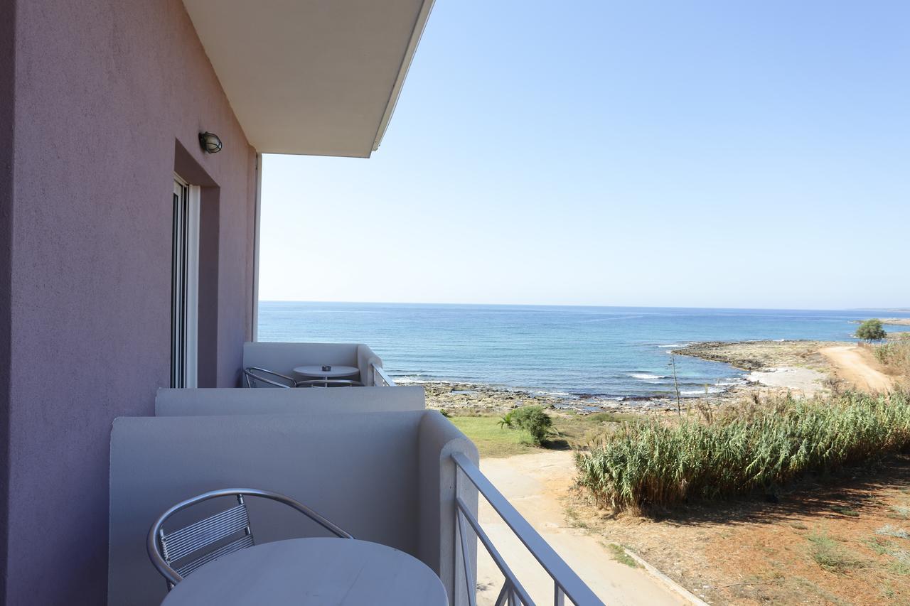 Double or Twin Room Side Sea View