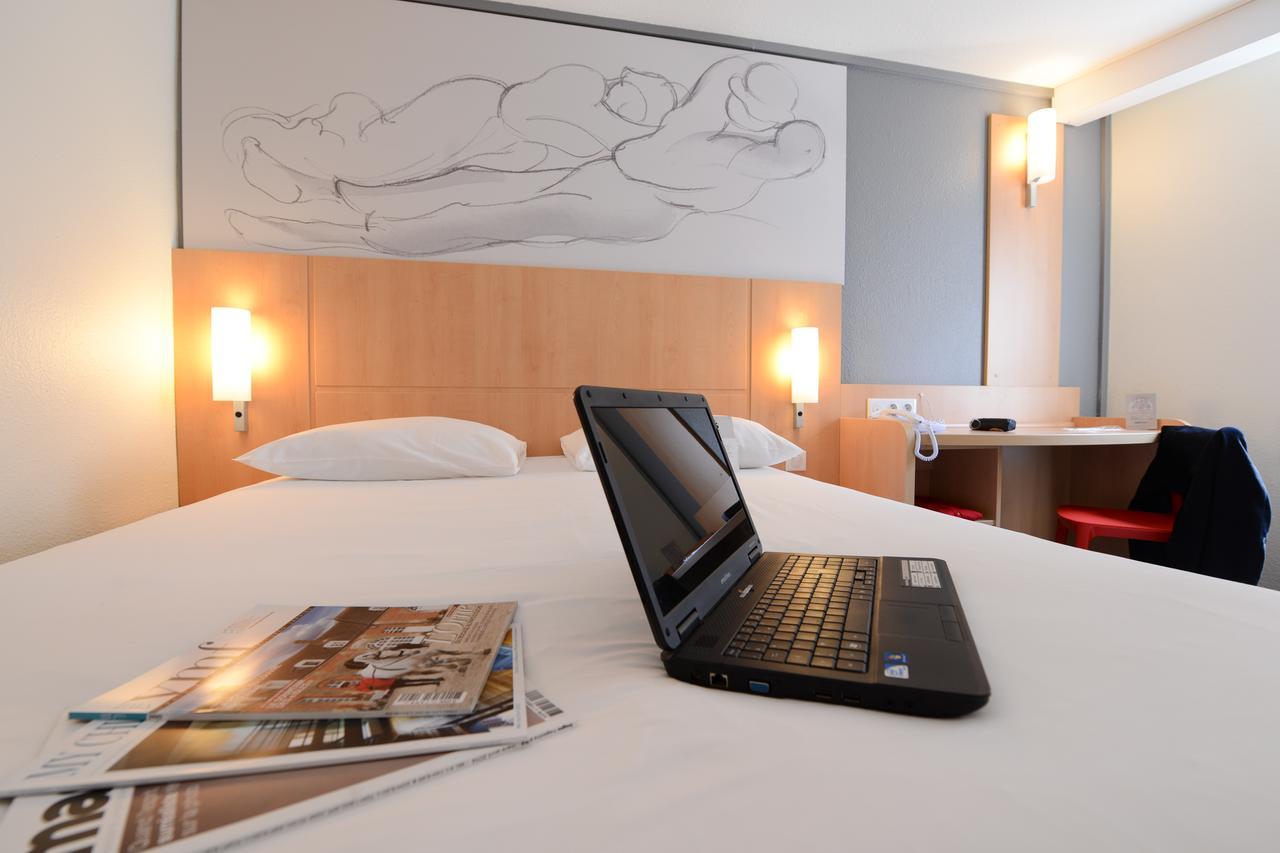 Standard Zimmer mit 1 Doppelbett.