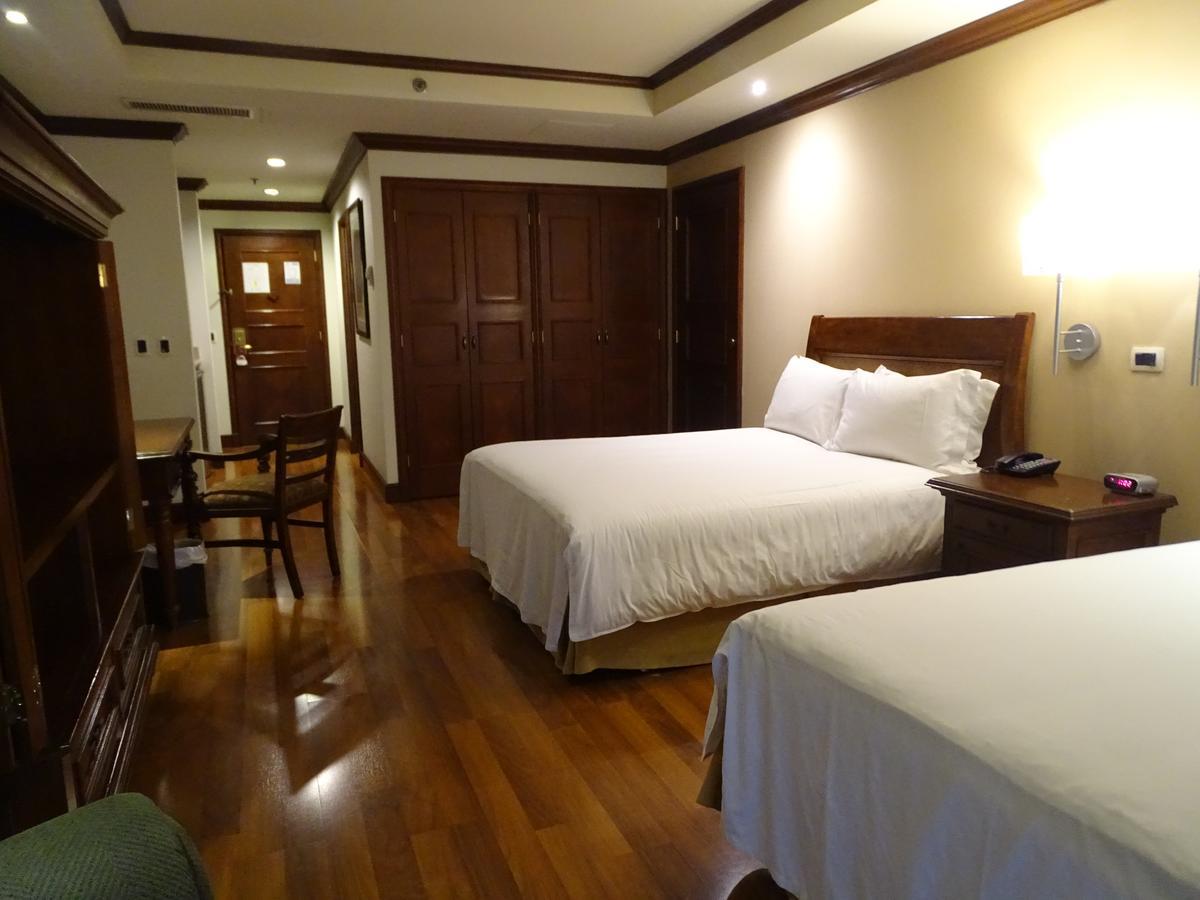 Junior Suite Two Queen Beds