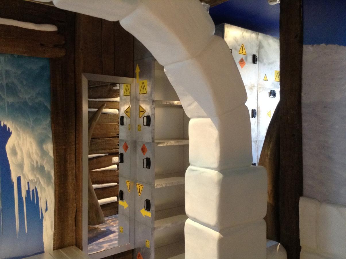 Arctic Standard Room